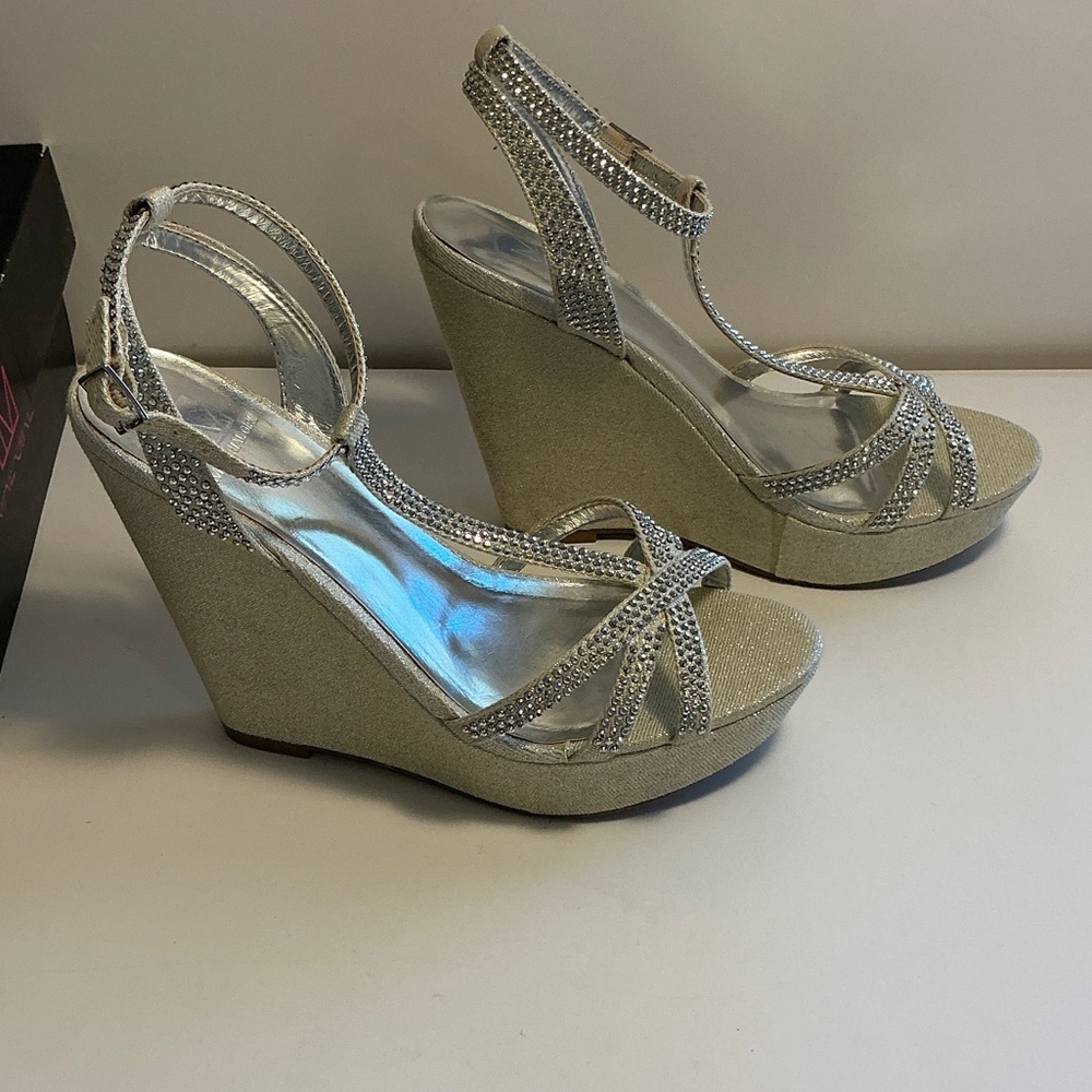 Silver Rhinestone Platform T-Strap Evening Sandals - Picture 8 of 11